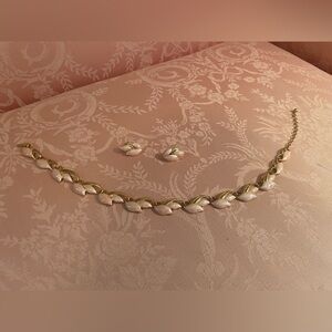 Vintage matching necklace and earring set, costume jewelry